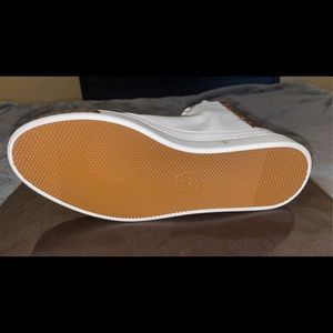 Aunthentic Limited Edition GUCCI NEVER WORN